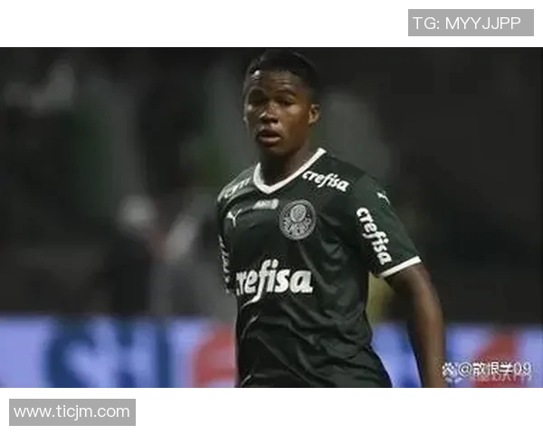 法甲赛场恩德里克精彩破门助球队夺得关键胜利