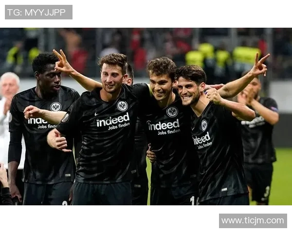 德甲经典对决，法兰克福胜汉堡，引发激烈竞争