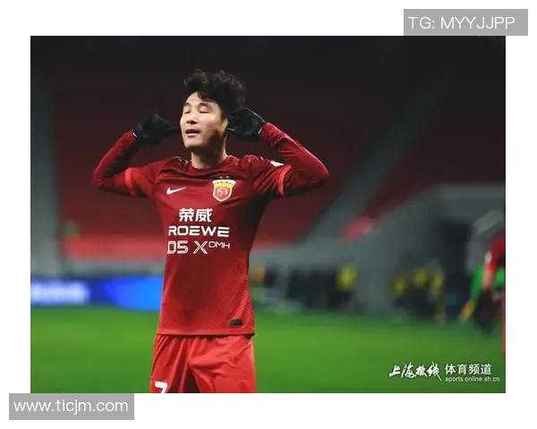 武磊在比赛中梅开二度展现出色状态助力球队取得胜利