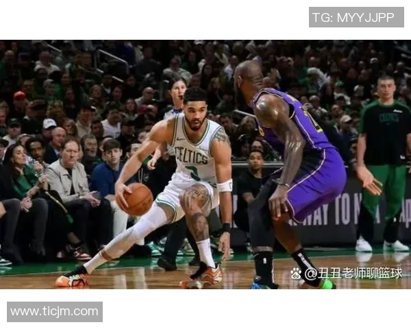 勇士117-102击败凯尔特人:经典对决再现,冠军之路愈加明朗 勇士117-102击败凯尔特人:经典对决再现,冠军之路愈加明朗